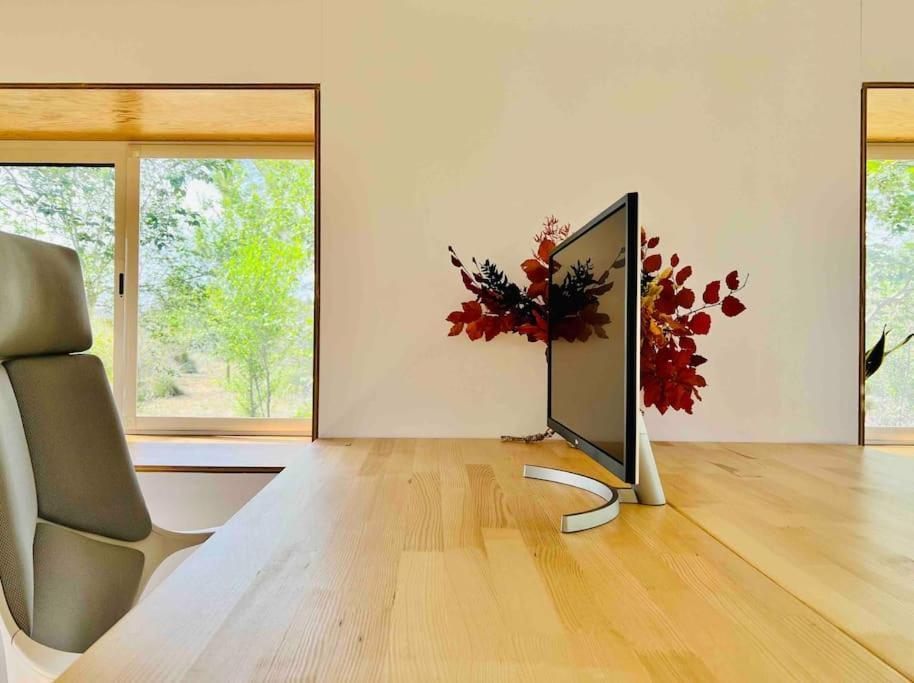Eco Tiny Home & Office For Digital Nomads Vallmoll Zewnętrze zdjęcie